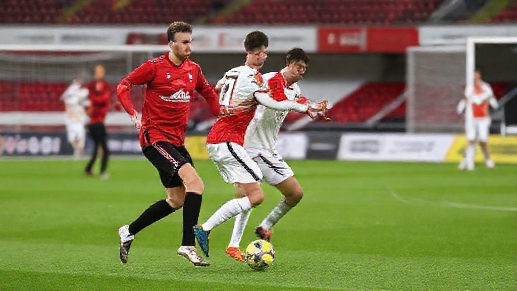 青春风暴席卷梦剧场！曼联U21欧战主场力克多特二队